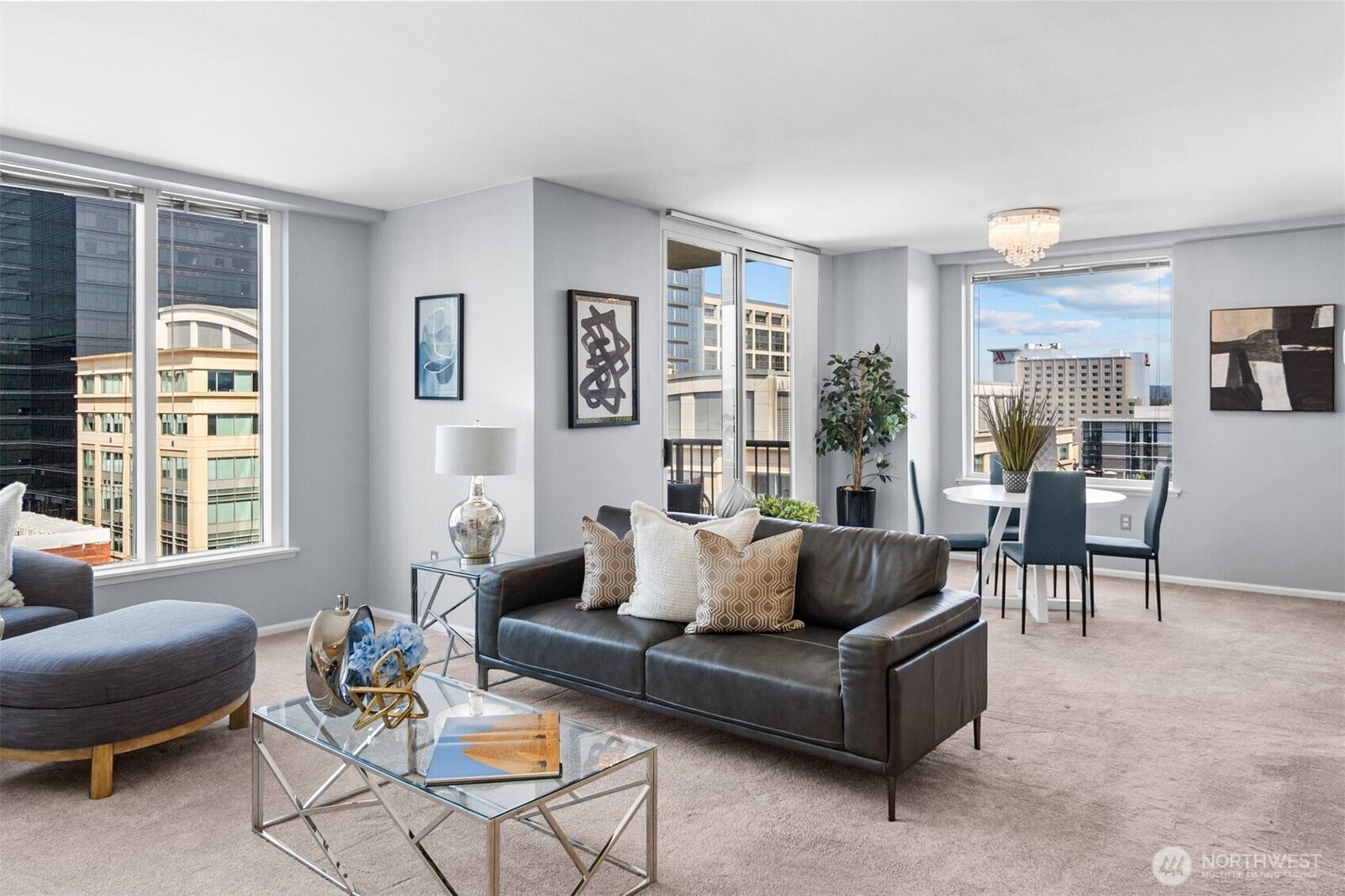 Property Photo:  177  107th Avenue NE 1702  WA 98004 