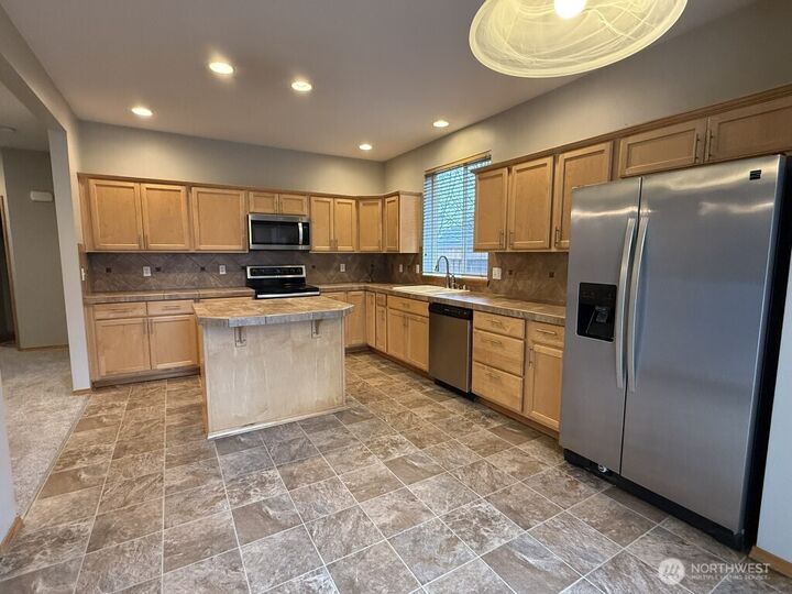 Property Photo:  22817 SE 287th Place  WA 98038 