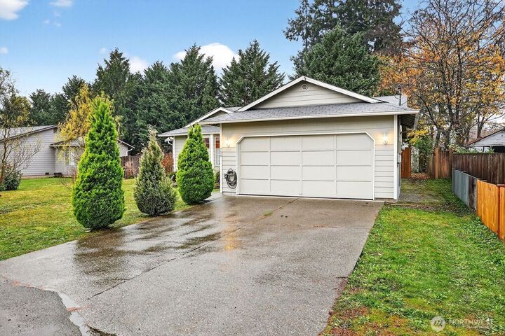 Property Photo:  708  Marquette Avenue  WA 98290 