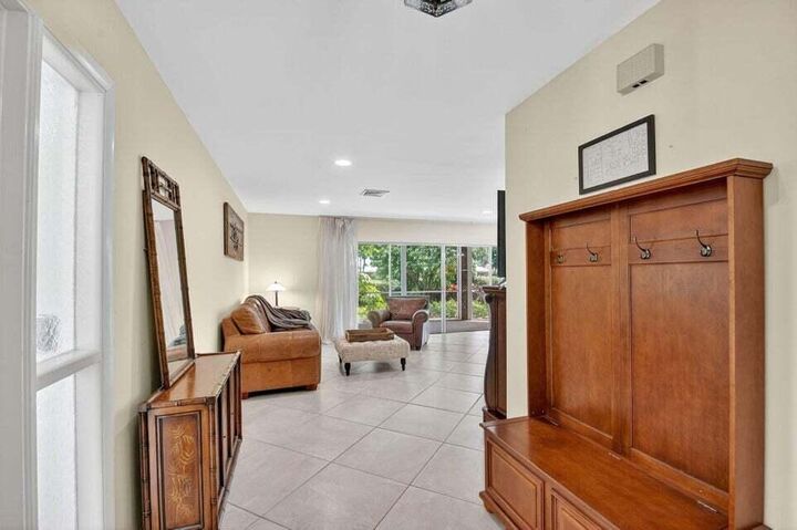 Property Photo:  324 Orange Tree Drive 5  FL 33462 