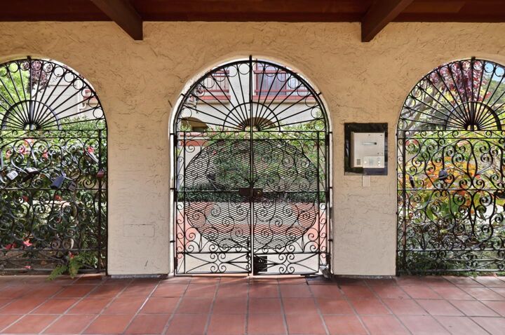 Property Photo: 10 9th Avenue 201 CA 94401