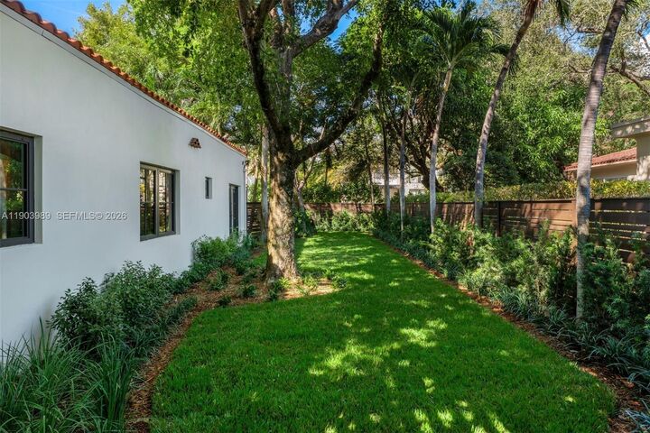 Property Photo:  2530 Andros Ave  FL 33133 