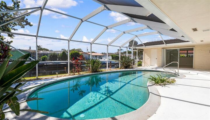 Property Photo: 1430 NE 57th Ct FL 33334