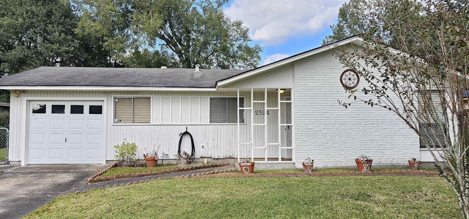 Property Photo:  2324 Manley Circle  TX 77630-2258 