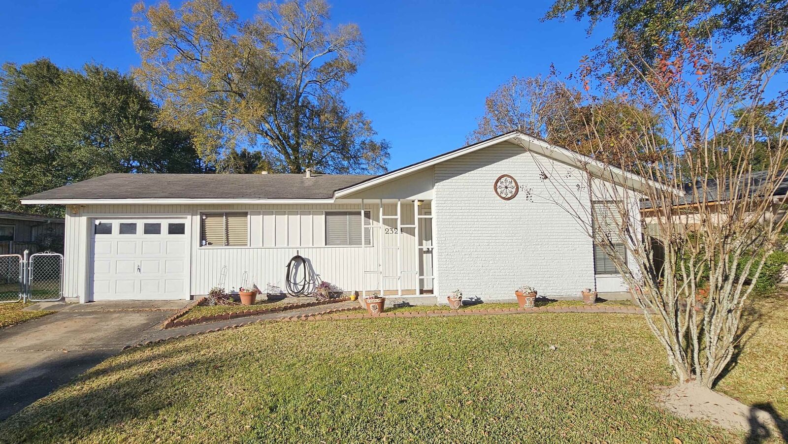 Property Photo: 2324 Manley Circle TX 77630-2258