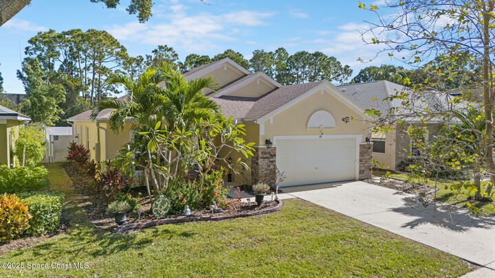 Property Photo:  381 Waterside Circle  FL 32780 