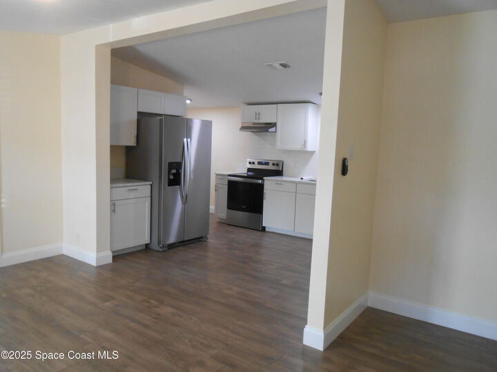 Property Photo: 4857 Cambridge Drive FL 32754