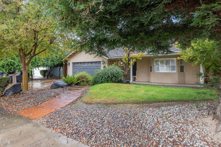 Property Photo:  4038 E Sue Avenue  CA 93292 
