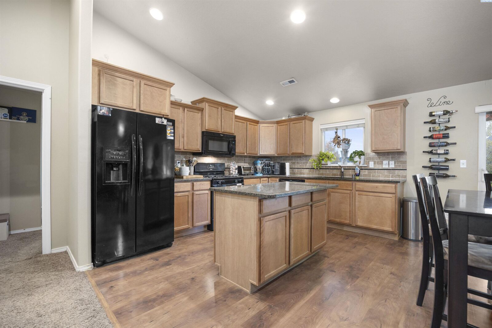 Property Photo:  4804 Bragueta Ct  WA 99301 