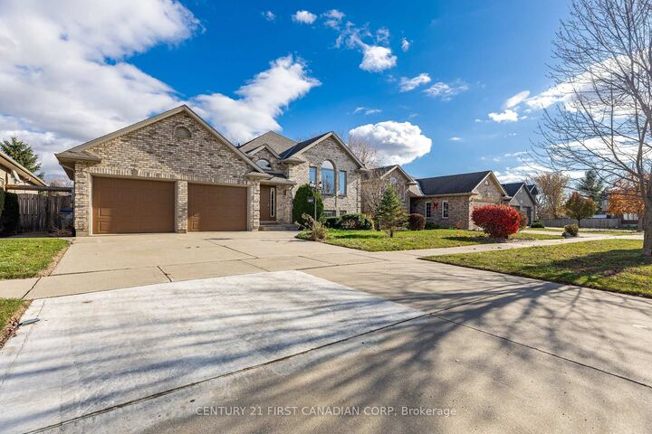 Property Photo:  521 Darcy Drive  ON N7G 4L1 