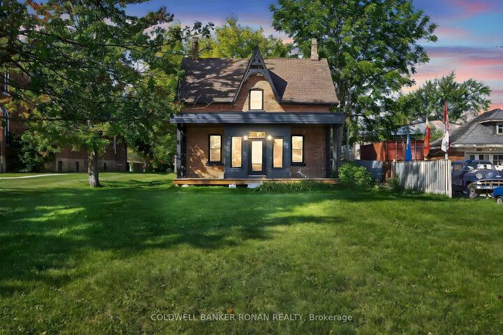 Property Photo:  76 Queen Street N  ON L0G 1W0 