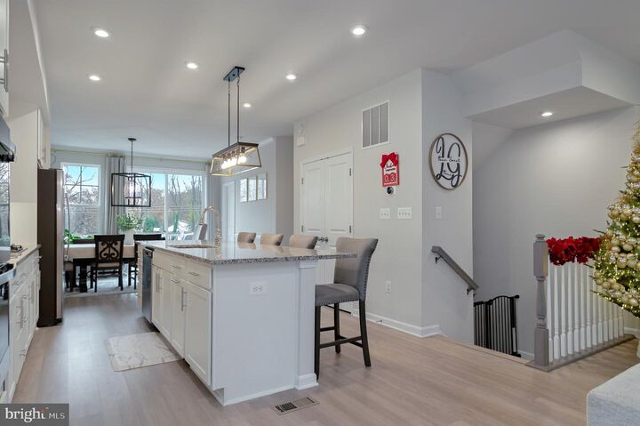 Property Photo:  18245 Summit Pointe Drive  VA 22172 