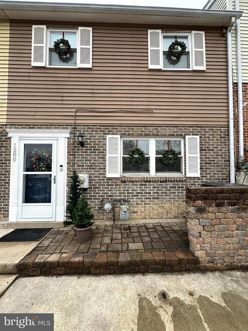 Property Photo:  1280 Fox Run  PA 19606 