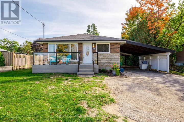 Property Photo:  18 Daleview Avenue Upper  ON K9J 1L5 