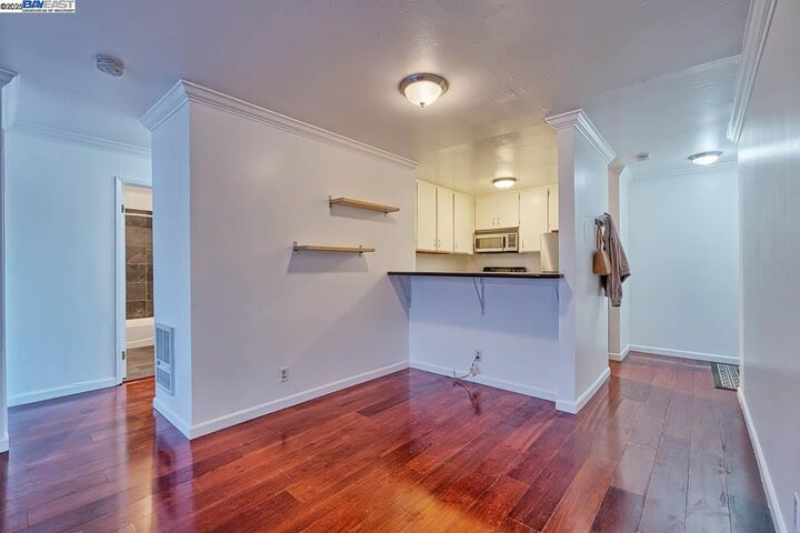 Property Photo:  151 Lakeside Dr 213  CA 94612 