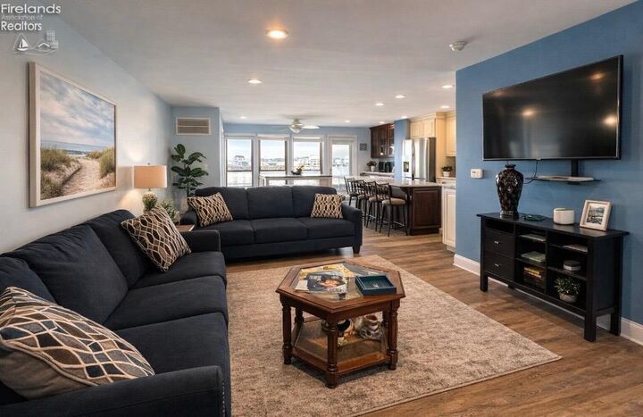 Property Photo: 1661 N Windward OH 43452