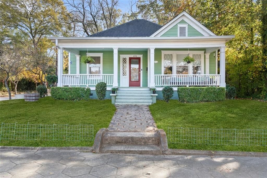 Property Photo:  1092 Oak Street SW  GA 30310 