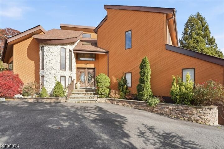 1605 Justin Pl  Mountainside Boro NJ 07092 photo