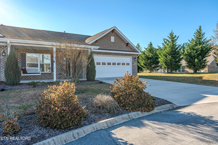 Property Photo:  415 Larkspur Way  TN 37862 