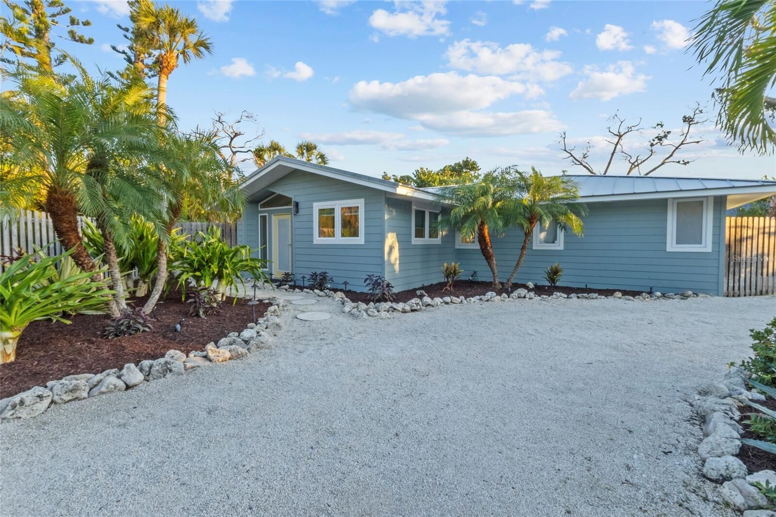 Property Photo:  624 Saint Judes Drive  FL 34228 