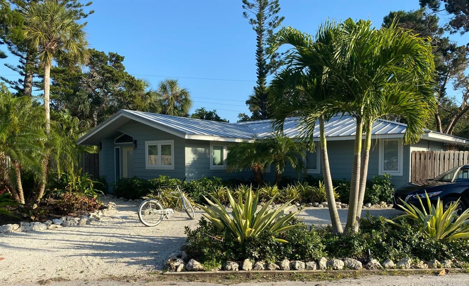 Property Photo:  624 Saint Judes Drive  FL 34228 