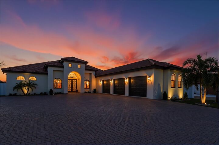 Property Photo:  7505 27th Avenue W  FL 34209 