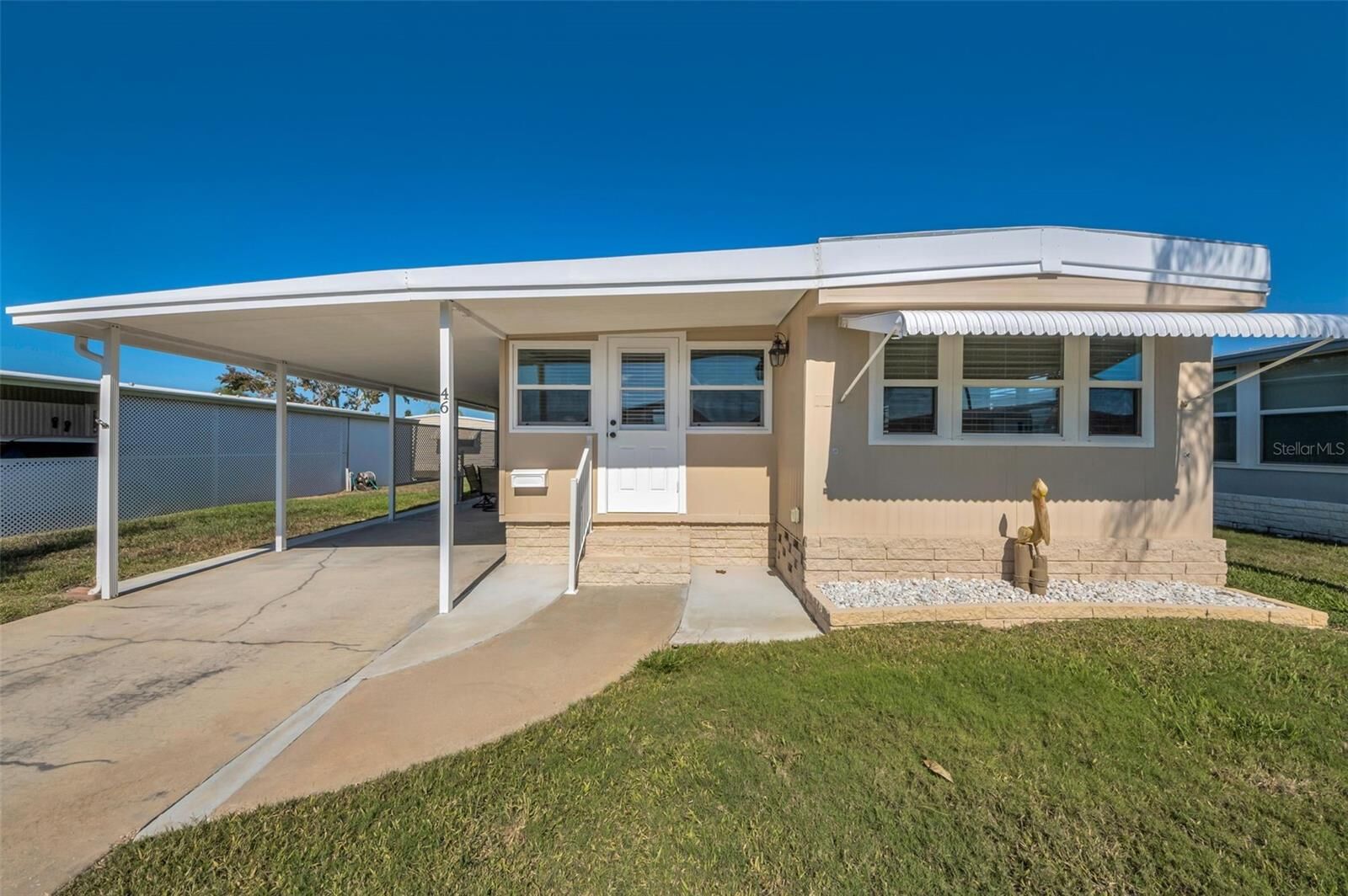 Property Photo:  46 Drury Lane  FL 34689 