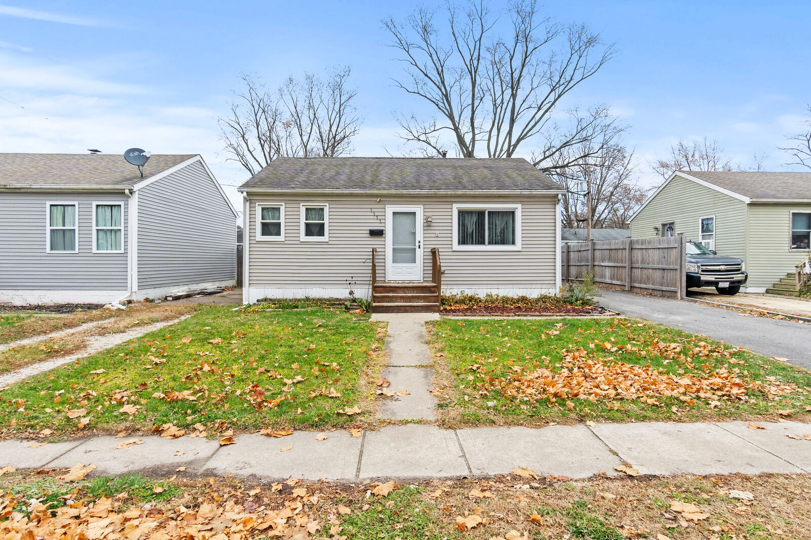 Property Photo:  1111 N Kankakee Street  IL 60481 
