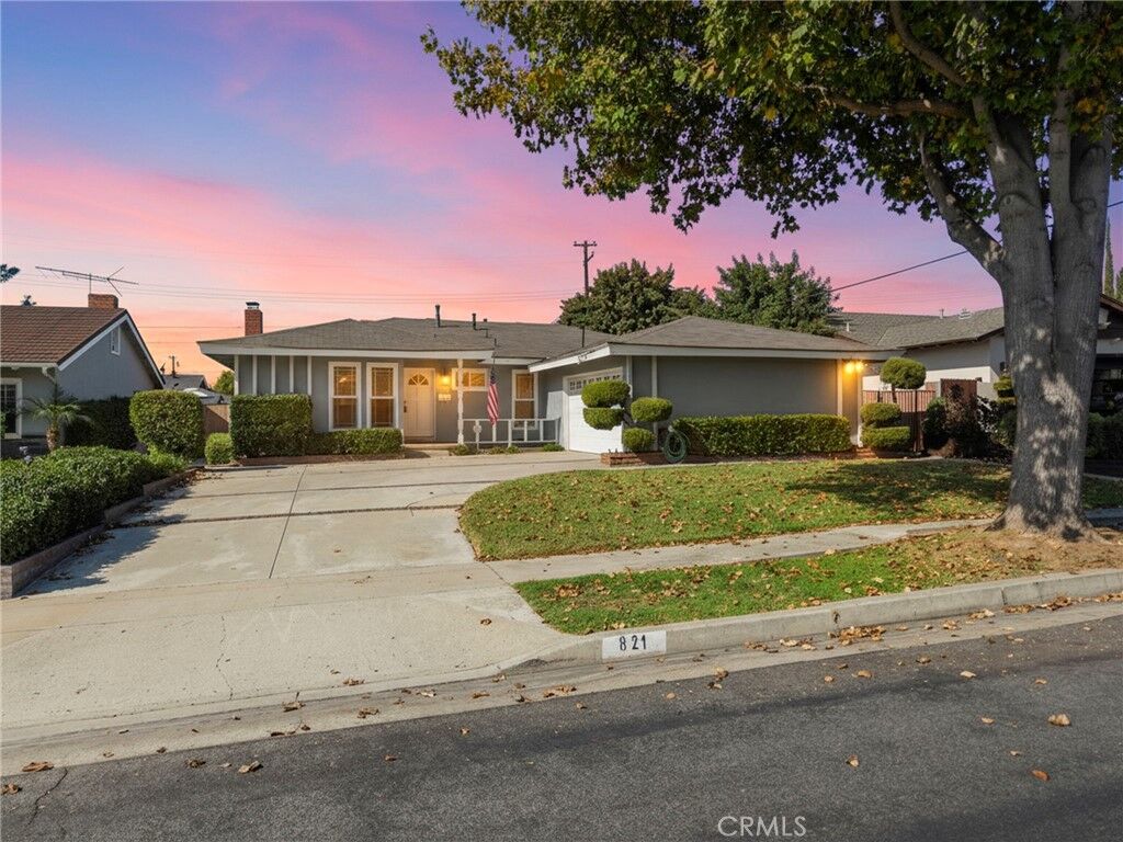 Property Photo:  821 Tropicana Way  CA 90631 