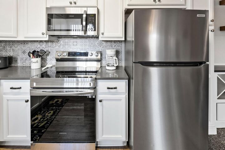 Property Photo: 10001 Woodcreek Oaks Boulevard 1433 CA 95747