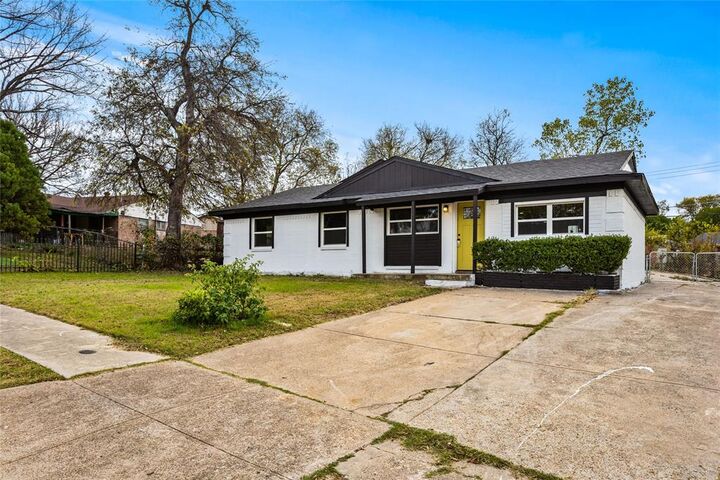 Property Photo: 3924 Ambrose Drive TX 75241