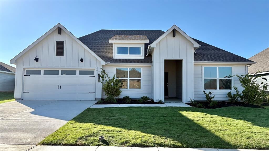 Property Photo: 4231 Cornerstone Circle TX 76048