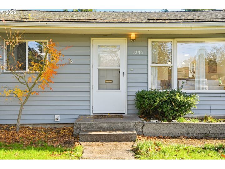 Property Photo:  4230 SE 73rd Ave  OR 97206 