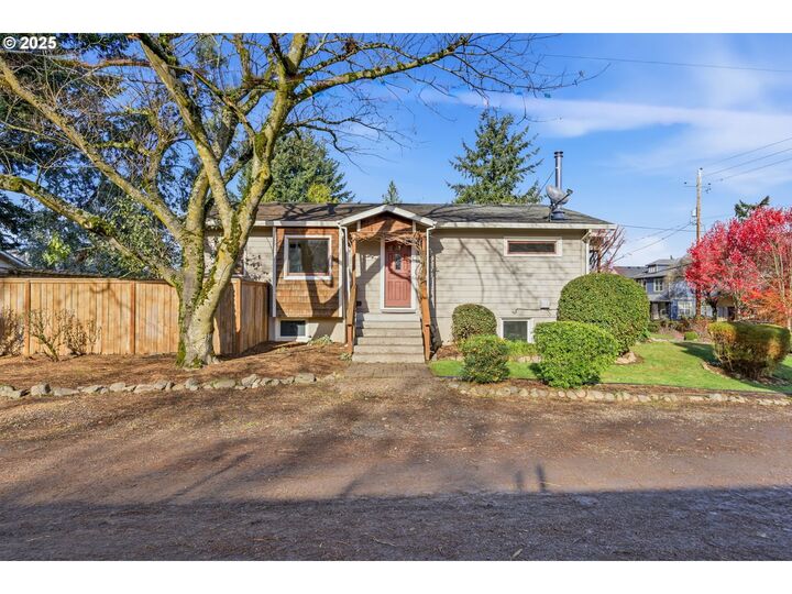 Property Photo: 5305 NE 27th Ave OR 97211