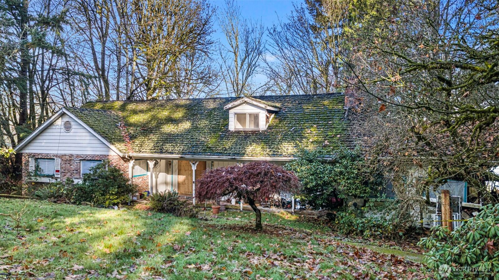 Property Photo: 16740 SE 44th St WA 98006