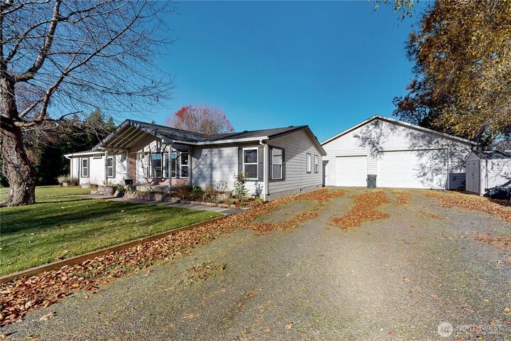 Property Photo:  621 E Sixth Street  WA 99361 