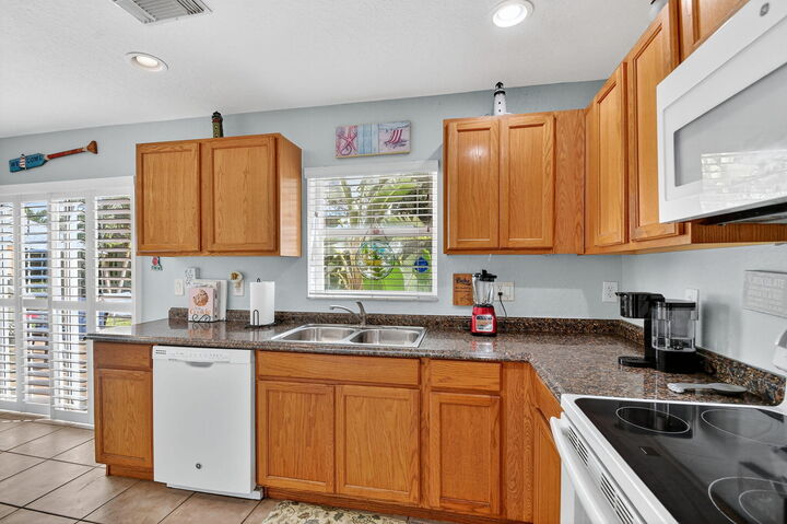 Property Photo:  6164 Willoughby Circle  FL 33463 