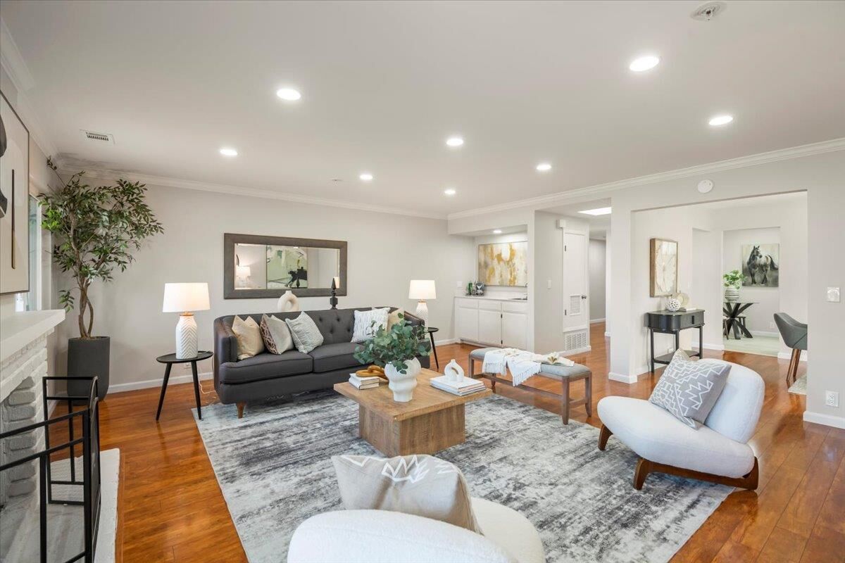 Property Photo:  480 Lassen Street 6  CA 94022 