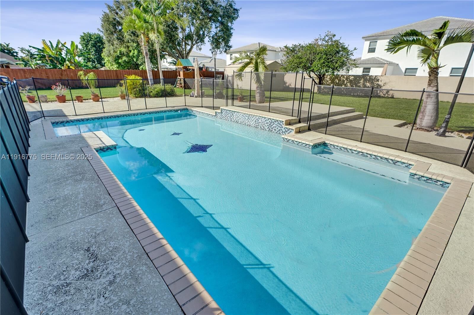 Property Photo: 14833 SW 164th Ter FL 33187