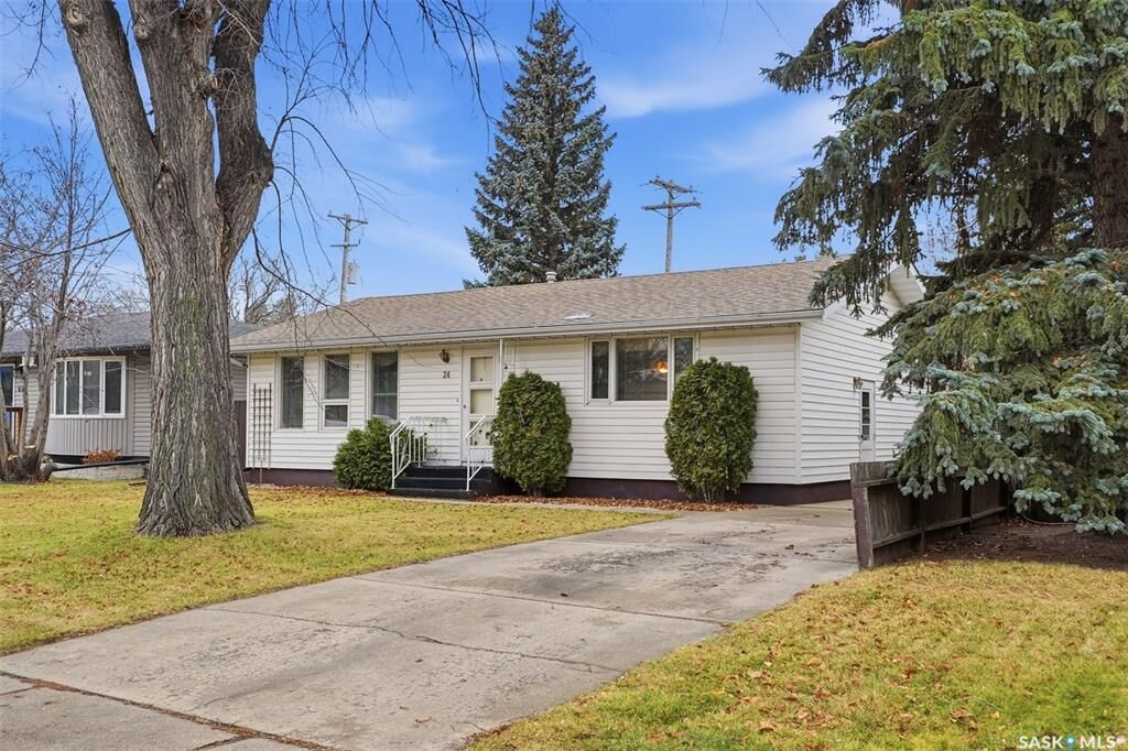Property Photo: 24 Oliver Crescent SK S7H 3C8