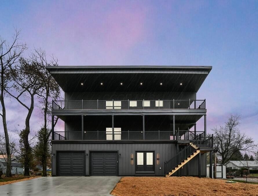 Property Photo:  557 Lexington Avenue  OH 43076 