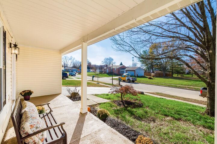 Property Photo: 1150 Romona Place OH 43204