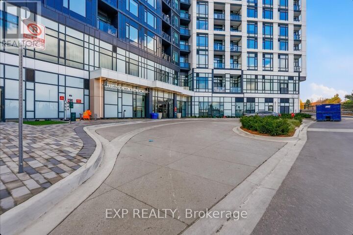 Property Photo:  2495 Eglinton Avenue West 906  ON L5M 2T2 