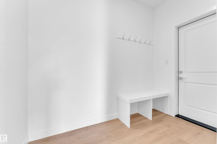 Property Photo:  2 Cobblestone Gate  AB T7X 3H1 