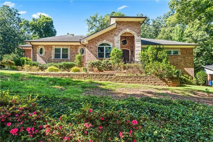 Property Photo:  5816 Chamblee Dunwoody Road  GA 30338 