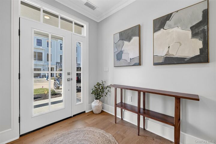 Property Photo:  1804 Soundview Court  NY 10598 