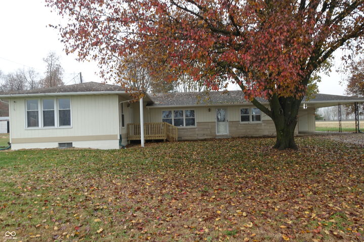 Property Photo:  5804 W County Road 150 South  IN 47260 