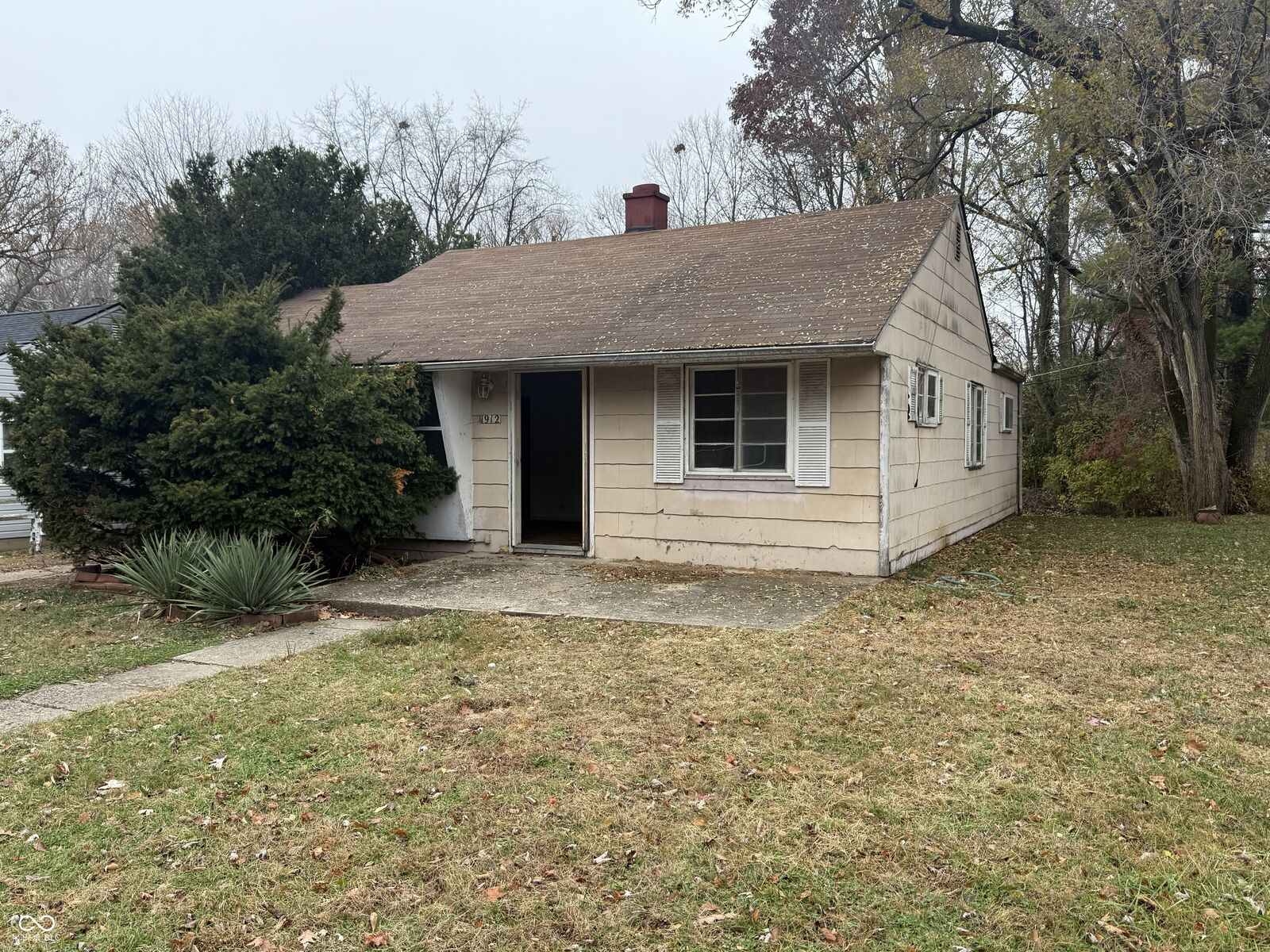 Property Photo:  1912 E 66th Street  IN 46220 