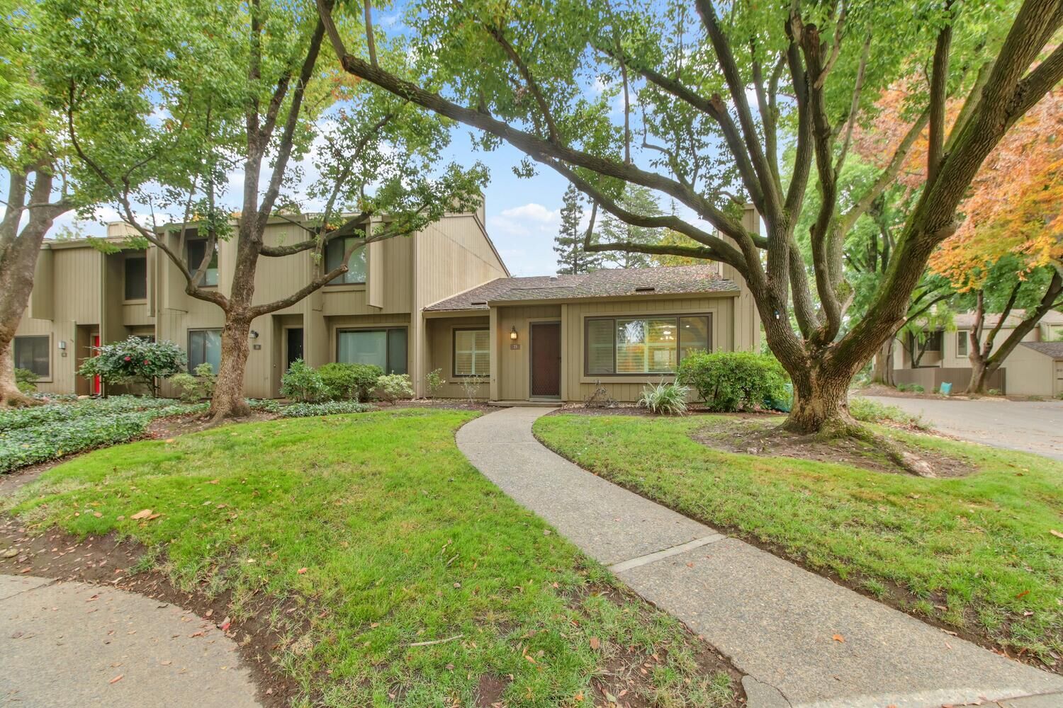 Property Photo:  23 Adelphi Court  CA 95825 