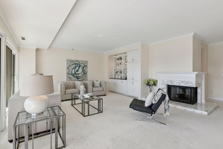 Property Photo:  1201 Yale Place 1608  MN 55403 